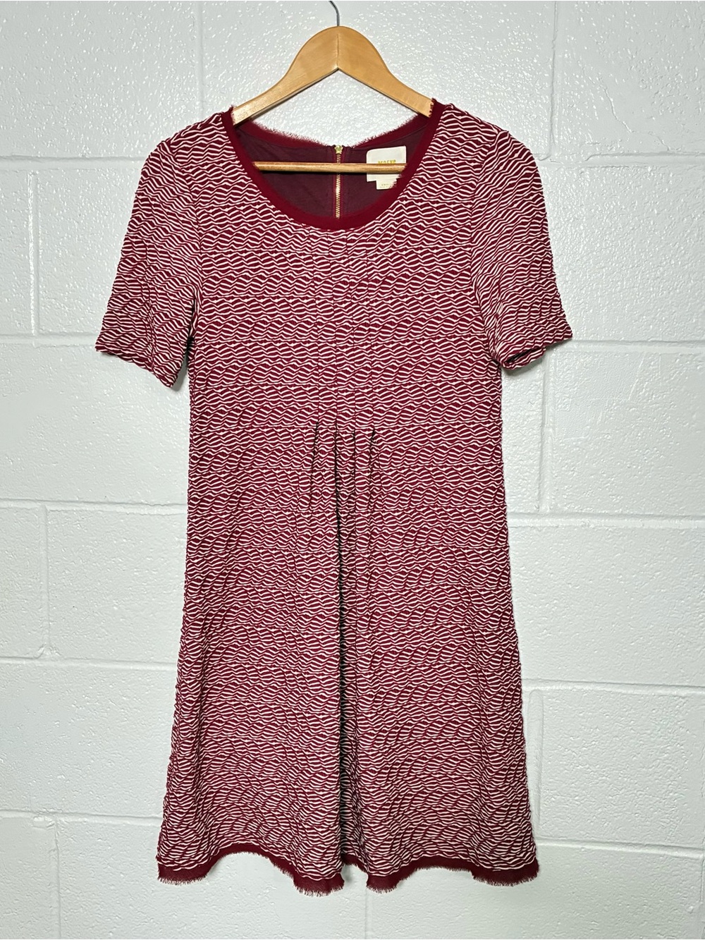 Anthropologie Maeve Dora textured red white patterned zip back dress